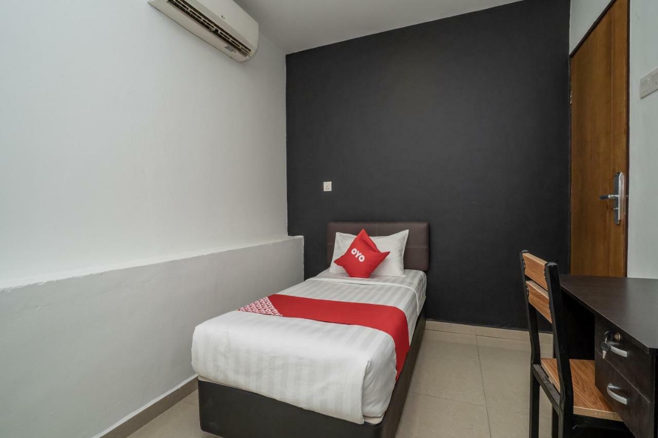 Oyo 1167 Rest And Go Hotel Klang Eksteriør bilde