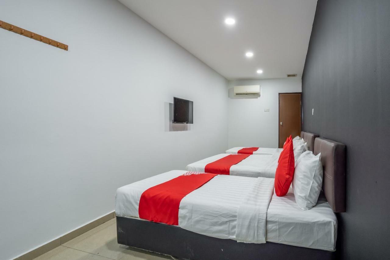 Oyo 1167 Rest And Go Hotel Klang Eksteriør bilde